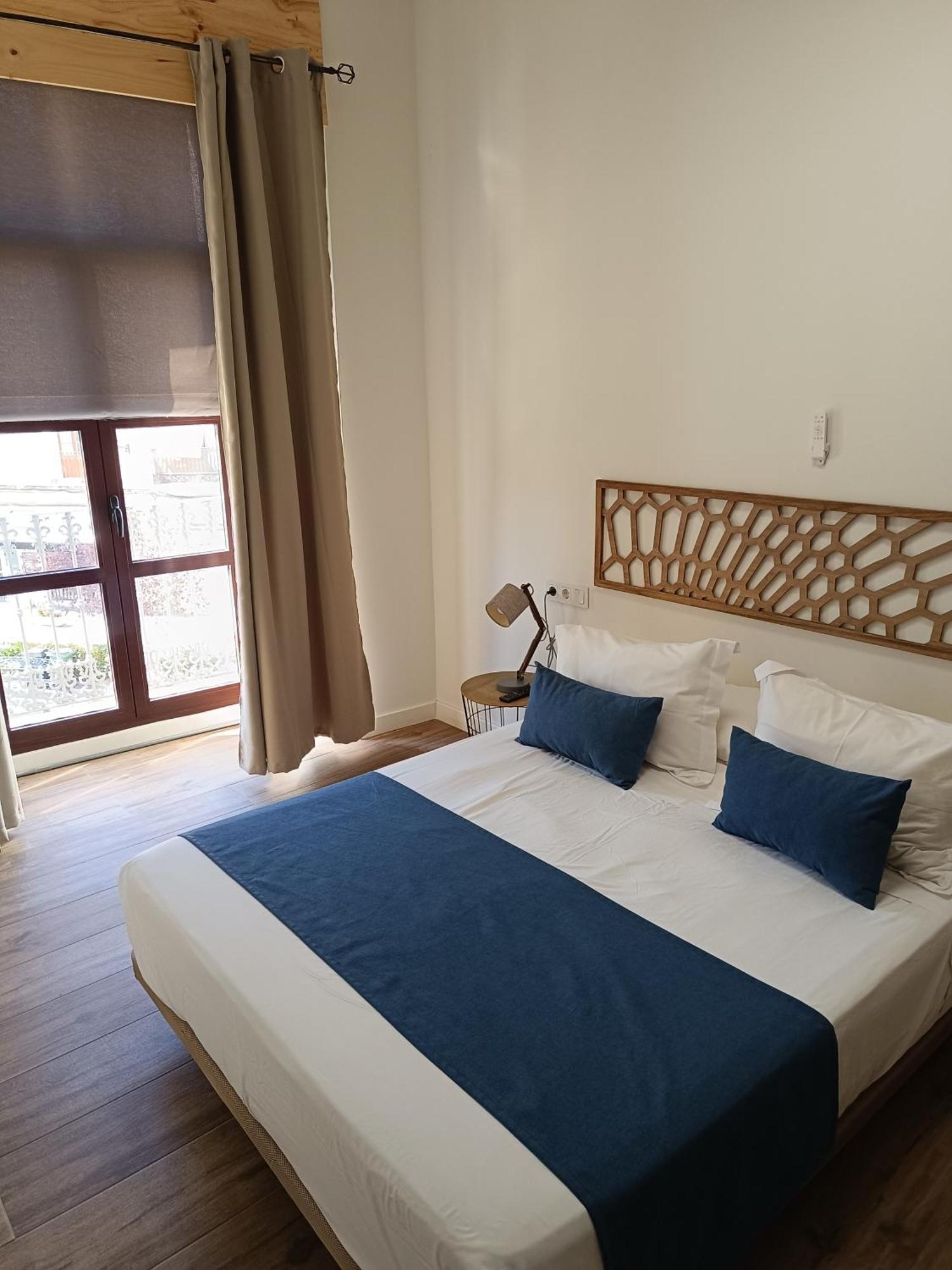 Apartamentos Al-Qazeres Luxury La Concepcion Cáceres Exterior photo