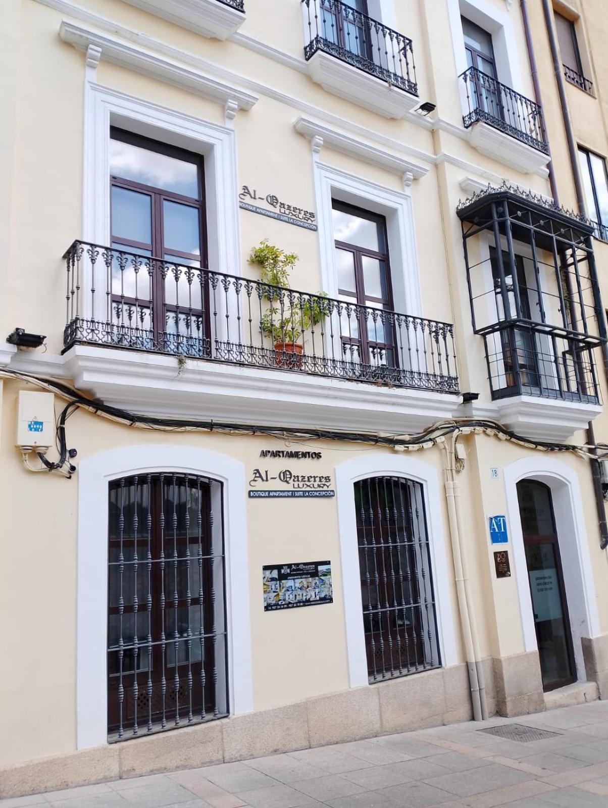 Apartamentos Al-Qazeres Luxury La Concepcion Cáceres Exterior photo